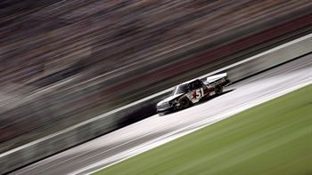 FULL HIGHLIGHTS: Kyle Busch wins his fifth of season in a wild race