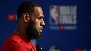 Shannon Sharpe's reaction to LeBron criticizing Cavs teammates after Game 1 loss to Warriors