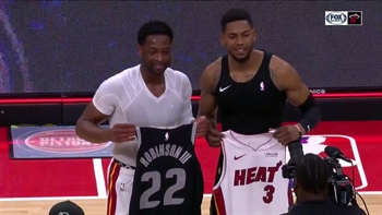 Dwyane Wade swaps jerseys with Glenn Robinson III after dropping 20 PTS in Detroit