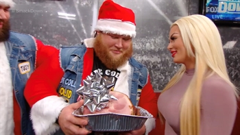 Otis defends Mandy's Xmas ham in the "Miracle on 34th Street Fight" vs. The Revival
