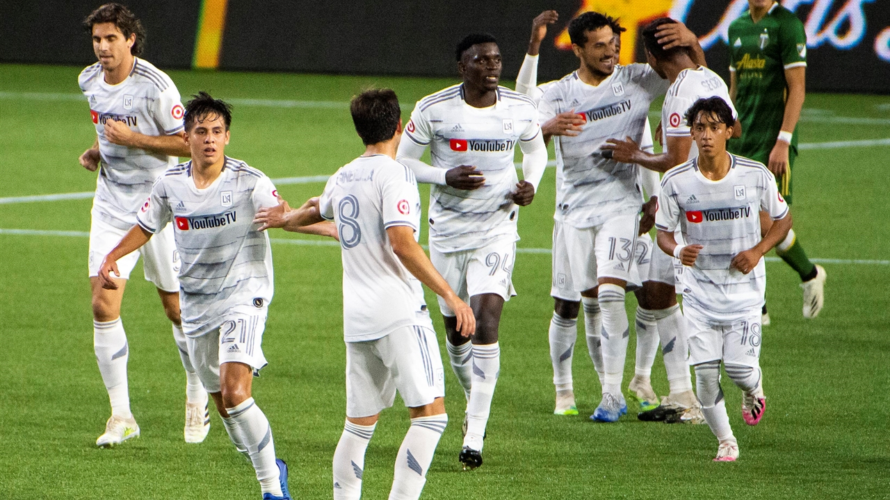 Christian Torres gives LAFC miracle 1-1 draw with Portland Timbers in final seconds