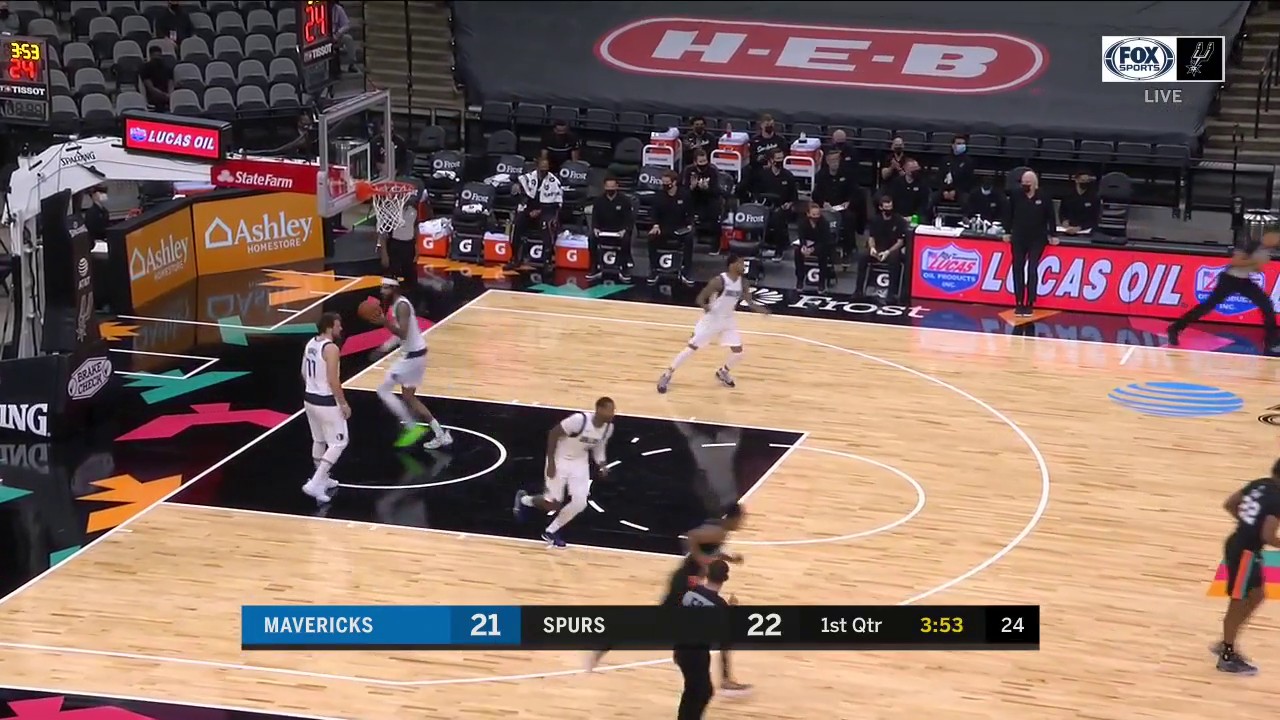 HIGHLIGHTS: Patty Mills hits the quick three-pointer