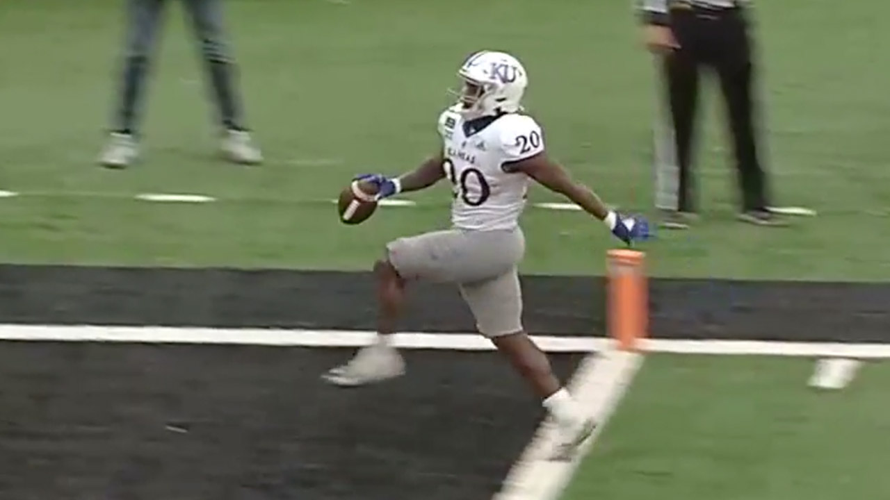 Daniel Hishaw hits pay dirt, Kansas and Texas Tech tied at 13-13