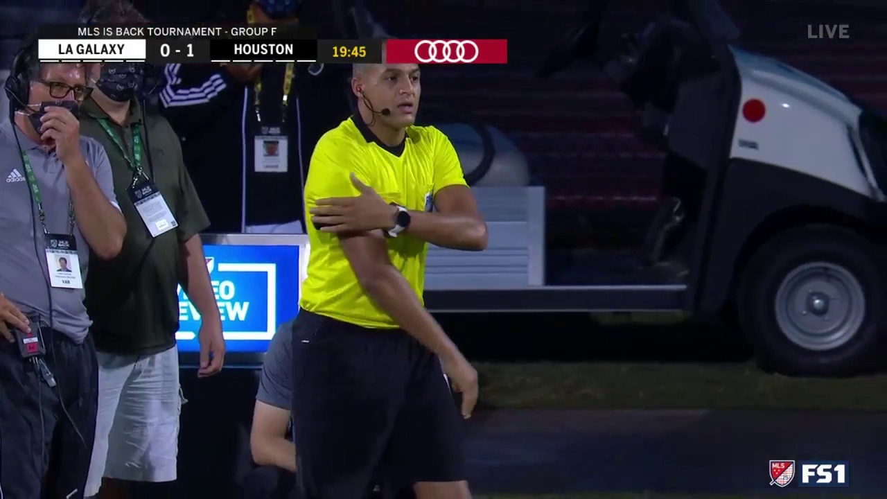 LA Galaxy draw level with Houston as Cristian Pavon scores a penalty to make it 1-1