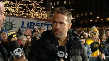 Ryan Reynolds talks 'Deadpool' with Michael Strahan on Thursday Night Football