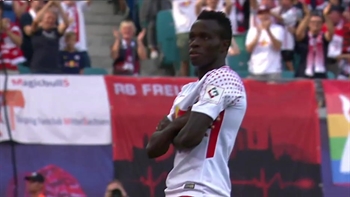Bruma scores with excellent finish for RB Leipzig vs. SC Freiburg | 2017-18 Bundesliga Highlights