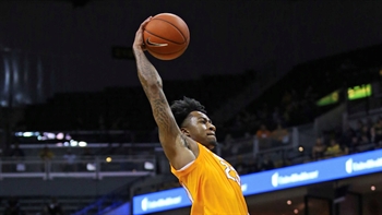 Jordan Bowden scores 20 points for the 2nd straight game as No. 3 Tennessee defeats Missouri