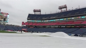 Falcons FB DiMarco is on the field for warm ups vs the Titans - PROCast