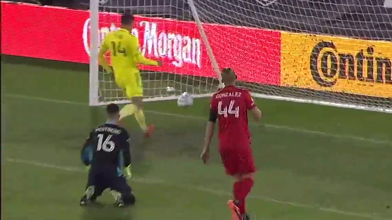Daniel Ríos scores late into extra time to give Nashville a 1-0 lead over Toronto FC