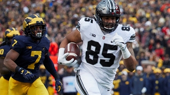 Mike Weber sprints 25-yards to put the Buckeyes up 31-20 over the Michigan Wolverines