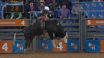 Trey Benton Rides Bull named Cocoa Butter | RODEOHOUSTON