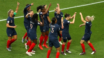 Eugenie Le Sommer scores the first goal of the 2019 FIFA Women's World Cup™