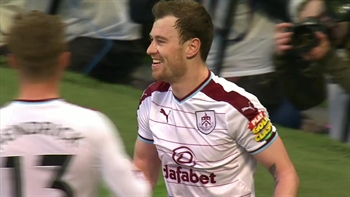 Ashley Barnes gives Burnley the lead vs. Manchester City | 2017-18 FA Cup Highlights