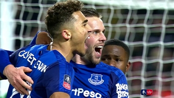 Gylfi Sigurdsson goal makes it 1-1 for Everton vs. Liverpool | 2017-18 FA Cup Highlights