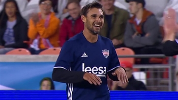 Wondolowski scores nice chip for Team Holden | Kick In For Houston
