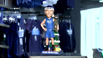 Mavs Insider: Holiday at the HAAnger