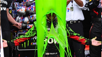 2017 Chicagoland Highlights (9.17.17) | NASCAR VICTORY LANE