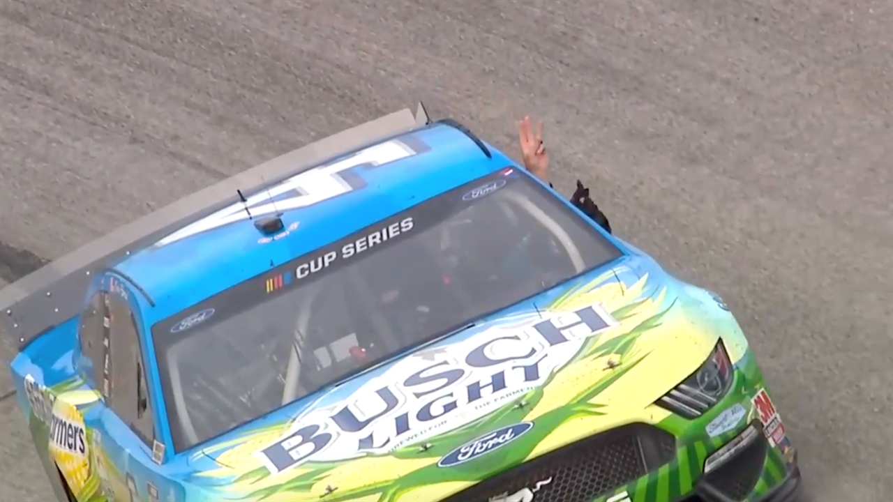 FINAL LAPS: Kevin Harvick dominates the final stage to win his 2nd race of the season