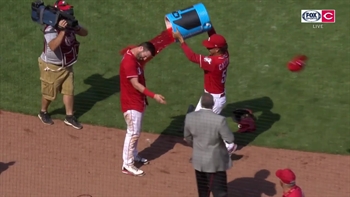 Jesse Winker gets second shower after walk-off homer