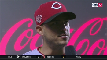 Jose Iglesias shows the love for his teammates and Reds fans