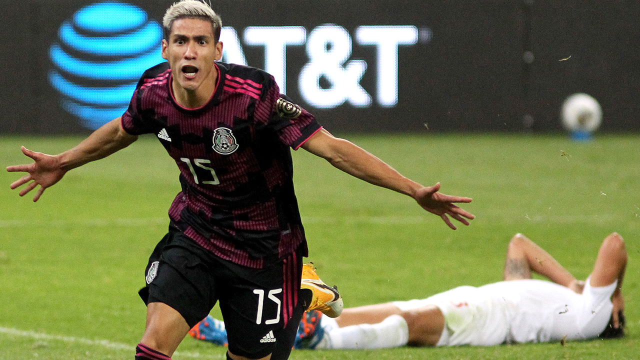 Mexico qualifies for Olympics in 2-0 semi-final win over Canada