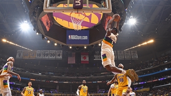 Colin Cowherd compares the uniqueness of Zion Williamson to Magic Johnson's