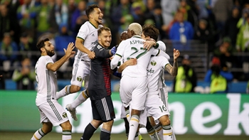 Watch the penalty kick shootout between the Seattle Sounders and Portland Timbers | Audi 2018 MLS Cup Playoffs