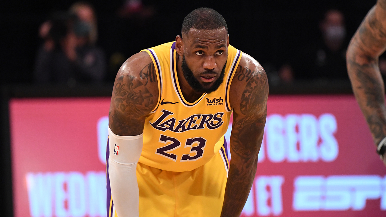 Shannon Sharpe isn't concerned about LeBron James & Lakers after their loss to Warriors | UNDISPUTED