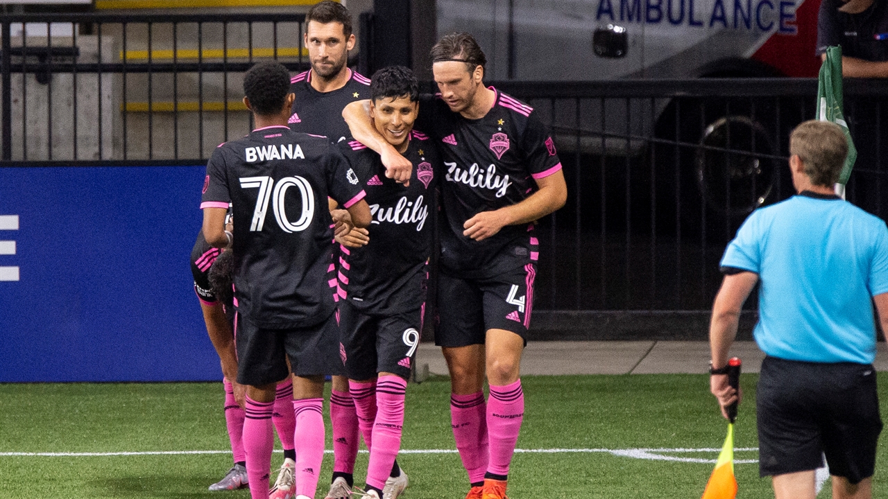 Raúl Ruidíaz scores twice as Sounders thump rival Timbers, 3-0
