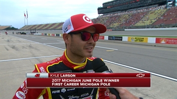Kyle Larson Wins Pole Position | 2017 MICHIGAN | FOX NASCAR