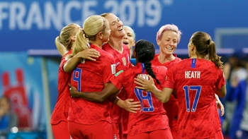 FOX Soccer Tonight√¢‚Äû¬¢: Stu Holden calls United States goal celebrations 'excessive & unnecessary'