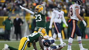 Bears comeback falls yards short on near-miraculous final play, Packers improve to 11-3