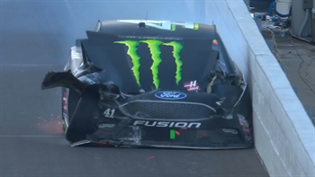Clint Bowyer & Kurt Busch involved in violent multi-car wreck | 2017 BRICKYARD 400