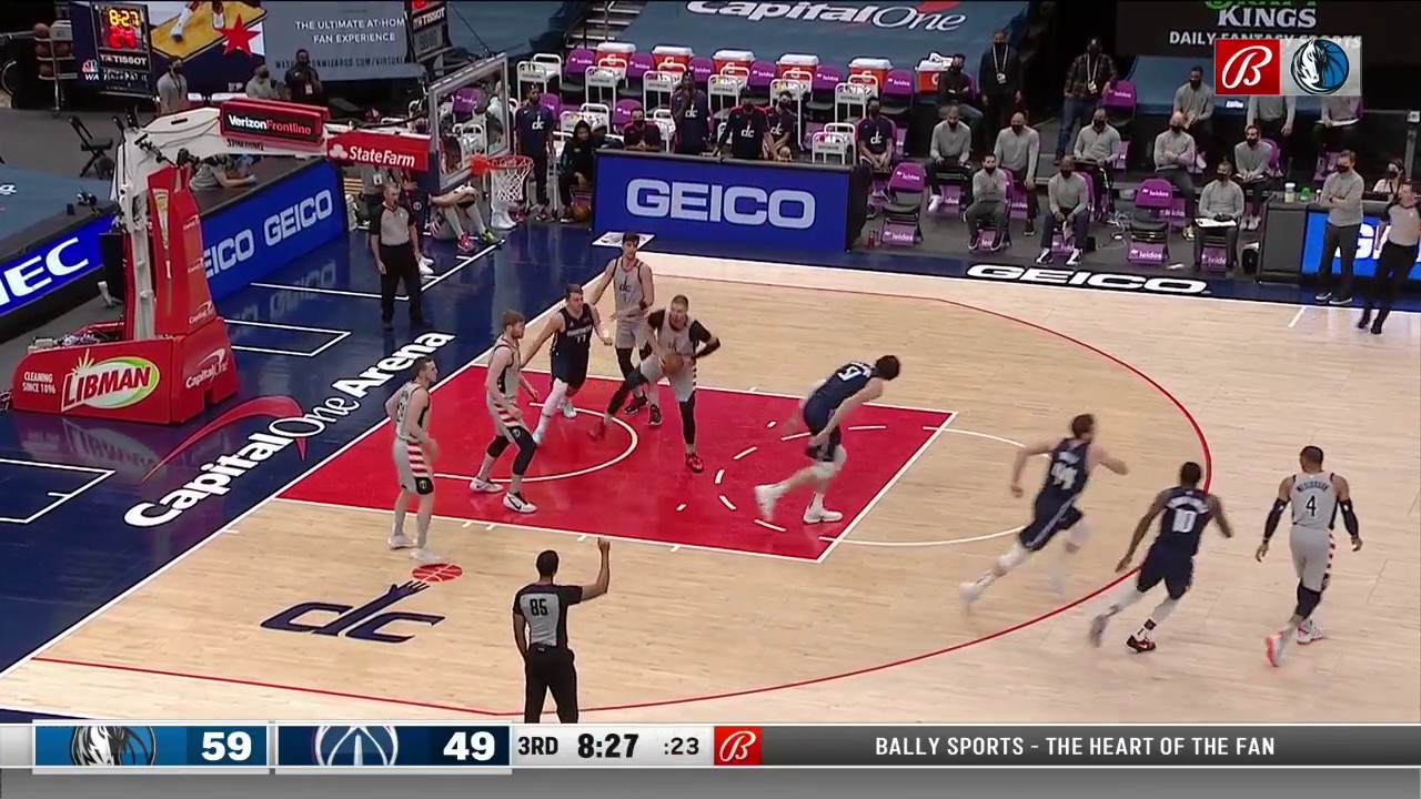 HIGHLIGHTS: Luka steals and scores on Alex Len