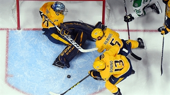 Predators drop first game of first-round series against Stars