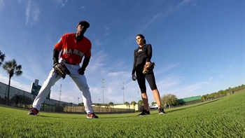 Coaches' Corner: Marlins '03 World Series Champion Juan Pierre on playing the outfield